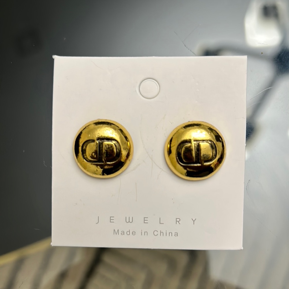 Gold earrings